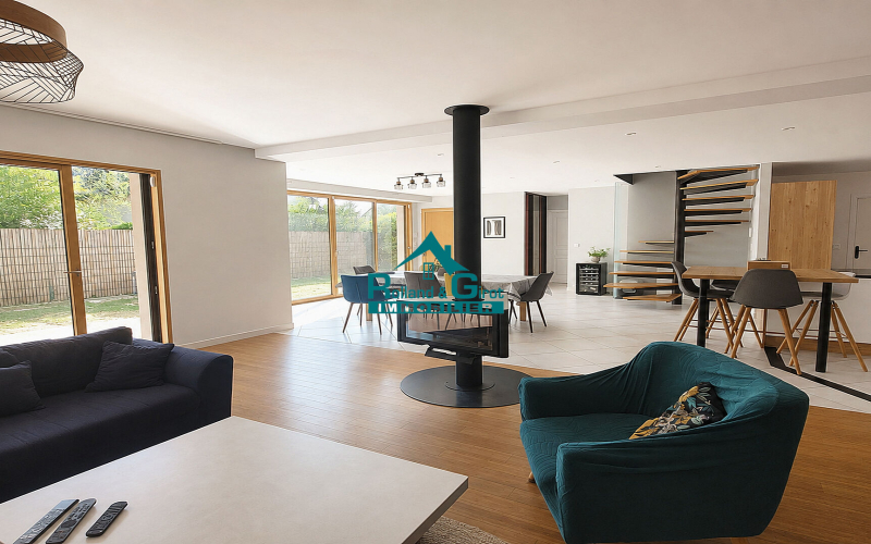 Maison 5 pièces 186 m² · à La Bouëxière · 185,7 m² · 455 445 €